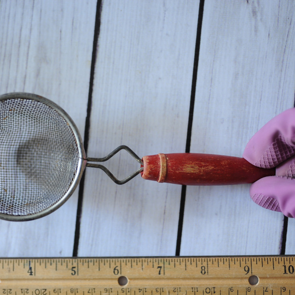 old antique vintage tea strainer mesh colander sieve red handle - Picture 8 of 8
